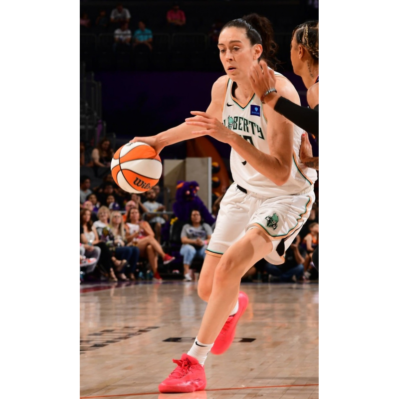 Breanna Stewart