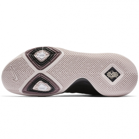 Nike Kyrie 3 Black Suede