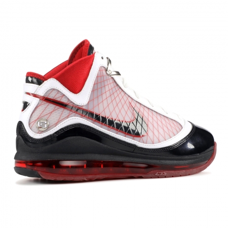 Nike LeBron 7