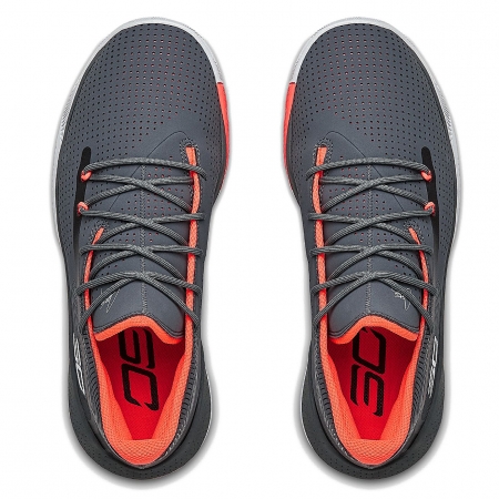 Under Armour SC 3ZER0 III