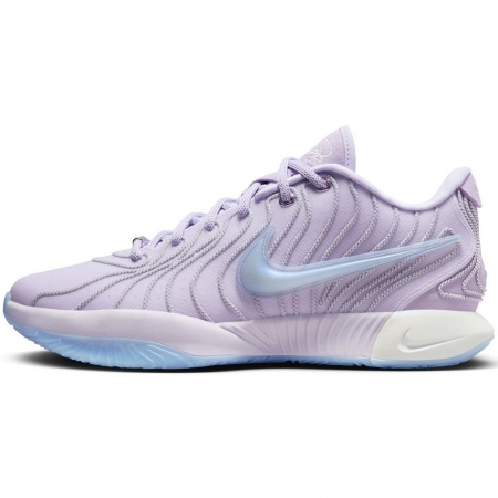 Nike LeBron XXI Easter