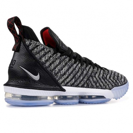 Nike LeBron 16
