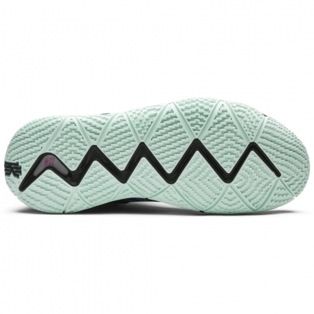 Nike Kyrie 4