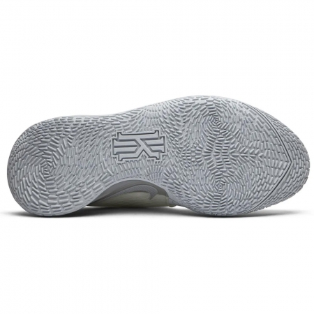 Nike Kyrie 2 Low Spongebob Sandy Cheeks