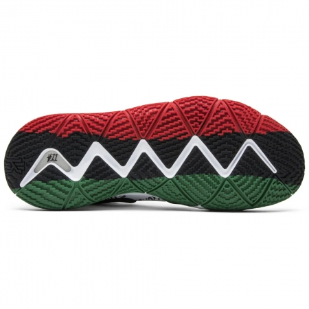 Nike Kyrie 4 BHM