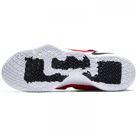 Nike LeBron Soldier 11