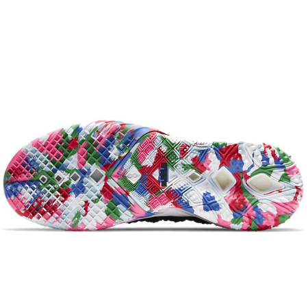 Nike LeBron 18