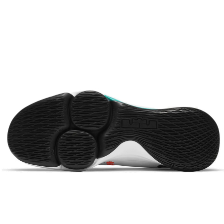 Nike LeBron Witness 5