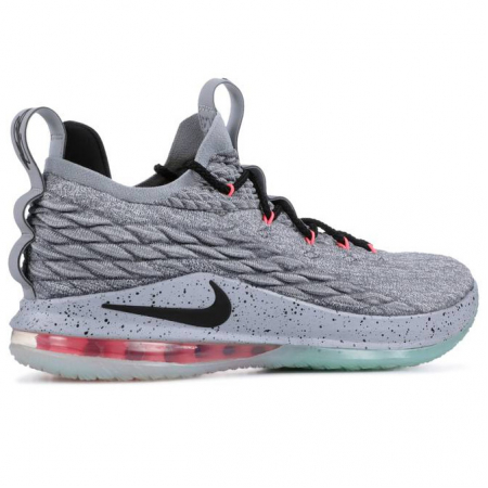 Nike LeBron 15 Low