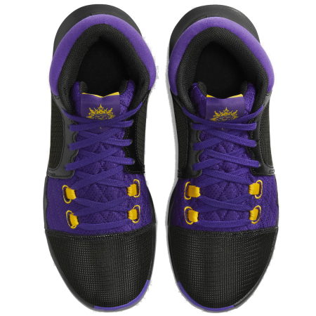 Nike LeBron Witness 8